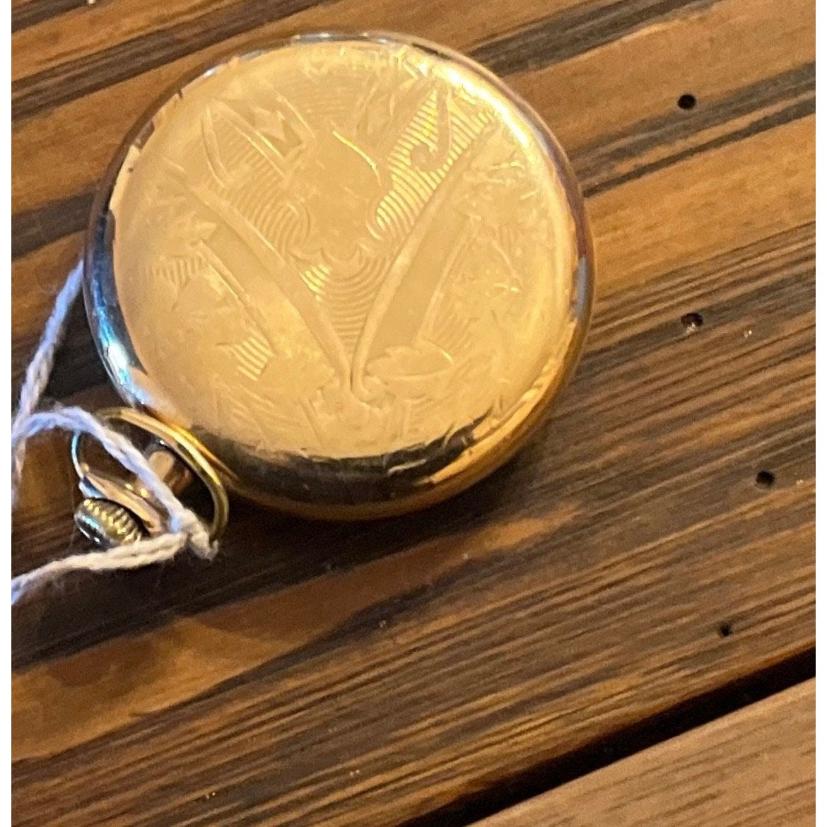 Antique 1904 Hampton Pocket Watch 15 Jewels S/N 2248462 Gold Filled Embossed Back Of Case