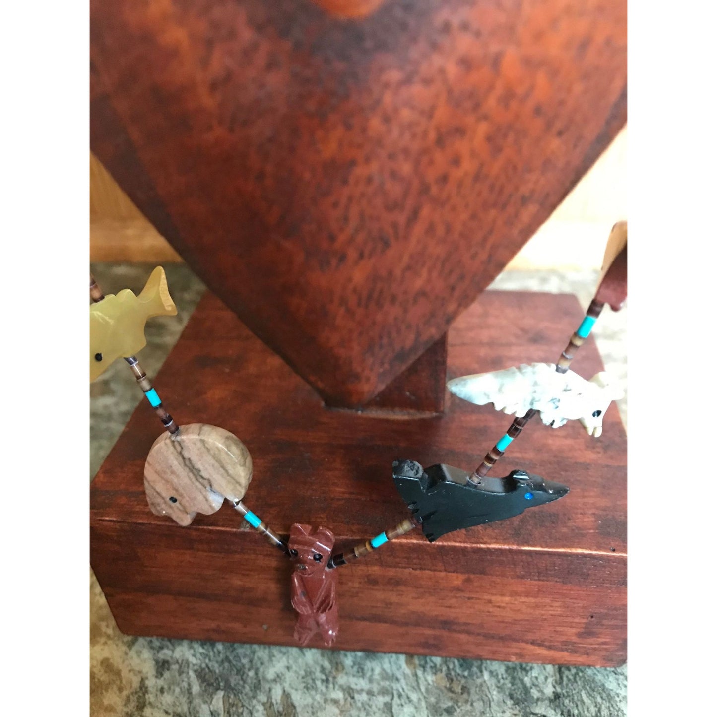 Vtg Zuni Fetish Necklace Native American Hand Carved Brown Bear Center Various 21 Animals & Stones