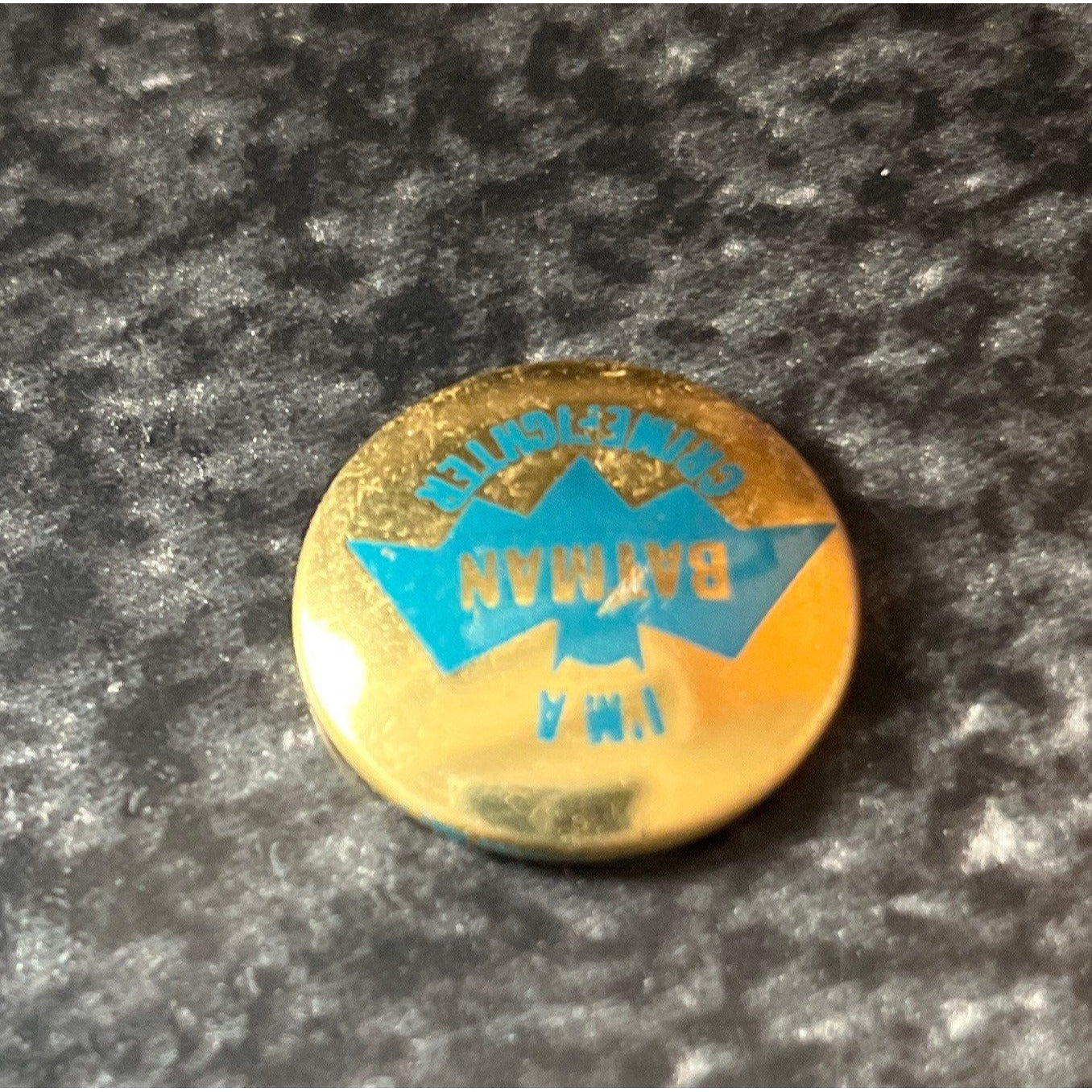 Vintage I'm A Batman Crimefighter Comic Book Gold And Turquoise Pin Pinback Tin Toy 1966