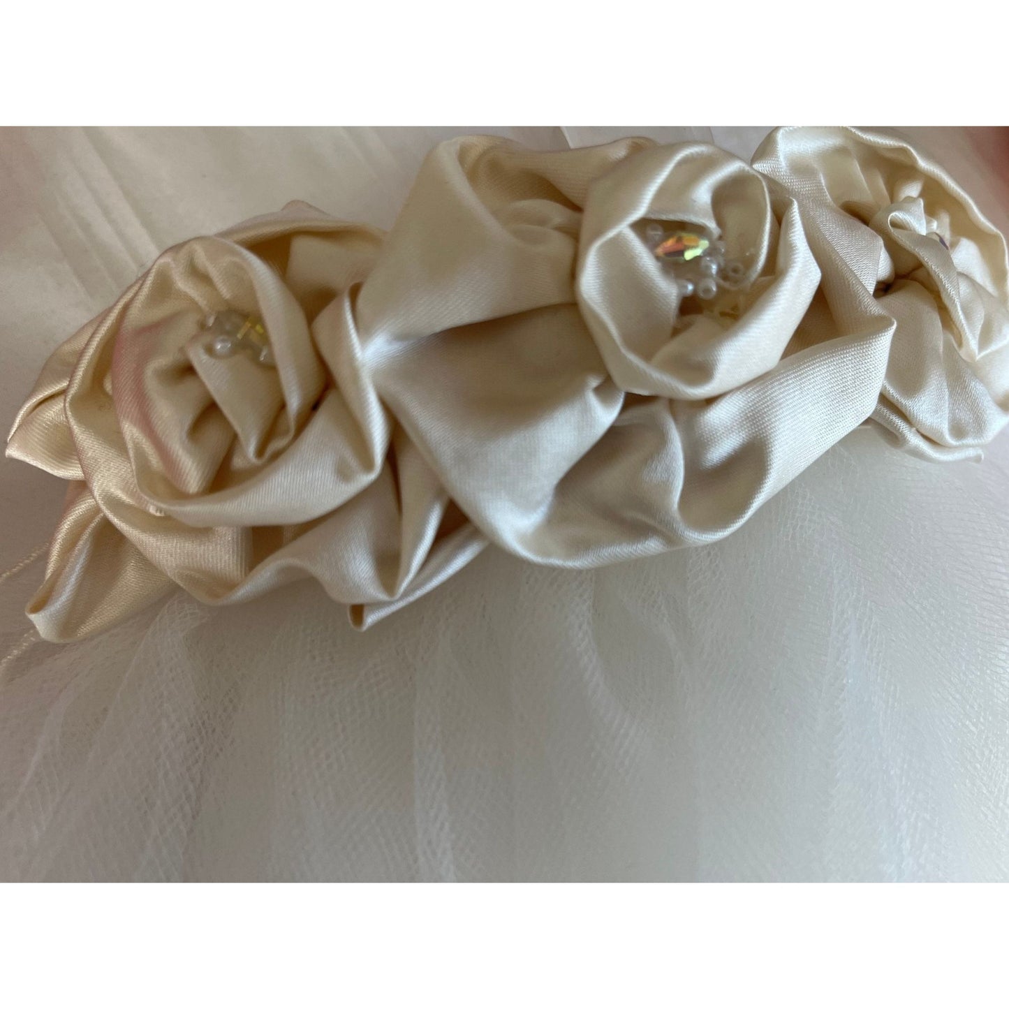 Vintage 1970's Bridal Head Dress Veil With Three Satin Roses Rhinestones Plastic Comb Silk Tule