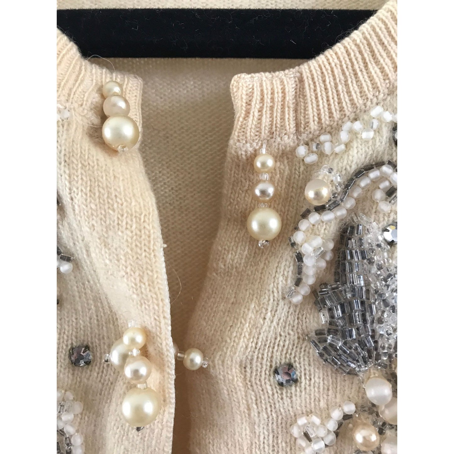 Vtg Hogg Of Hawick Beige Sweater With Heavy Floral Beading 100% Pure Cashmere Made In Scotland Three Bead Buttons