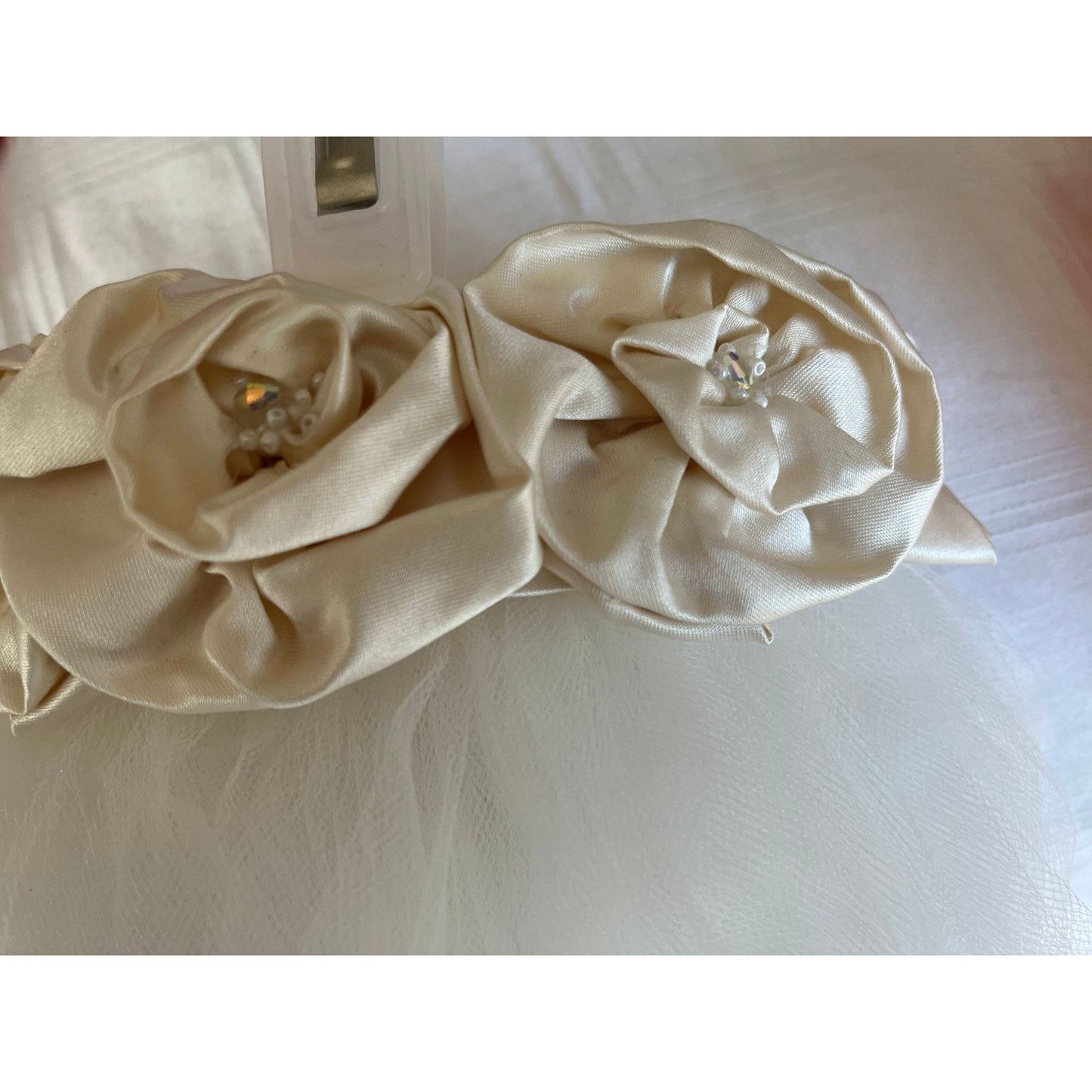 Vintage 1970's Bridal Head Dress Veil With Three Satin Roses Rhinestones Plastic Comb Silk Tule