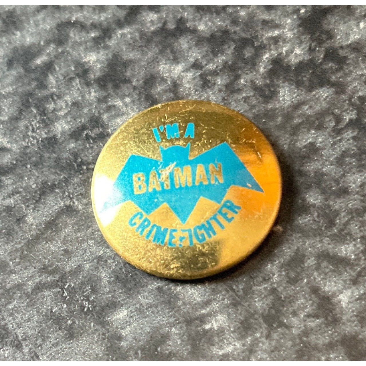 Vintage I'm A Batman Crimefighter Comic Book Gold And Turquoise Pin Pinback Tin Toy 1966