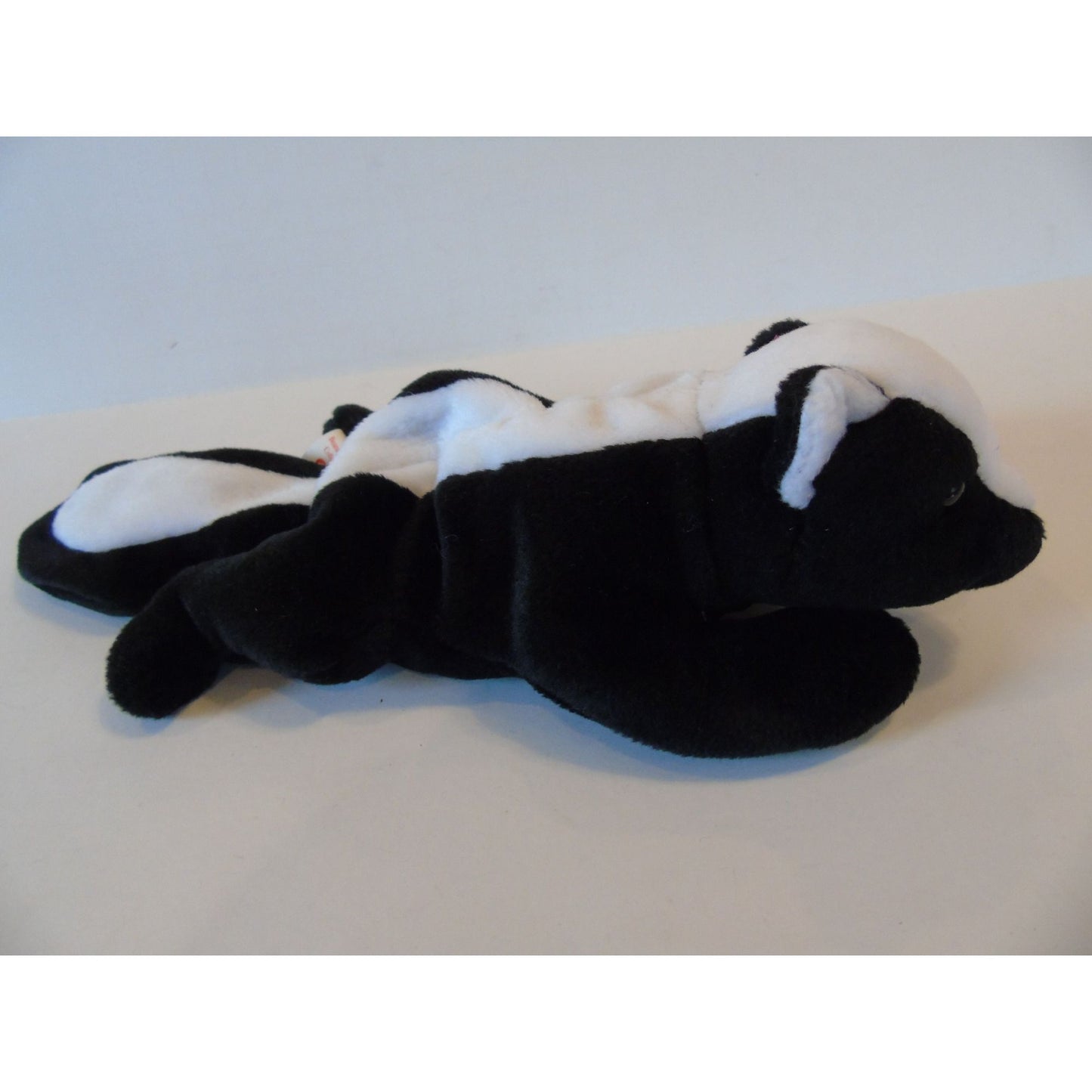 Ty Beanie Babies Stinky The Skunk Birth Date 2-13-96 Style No. 4017