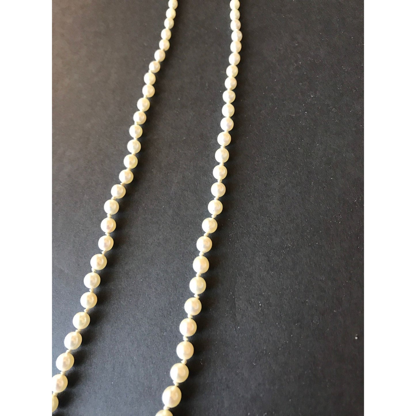 Classic Vintage Graduated Cultured Pearl Necklace With 14 Karat White Gold Clasp