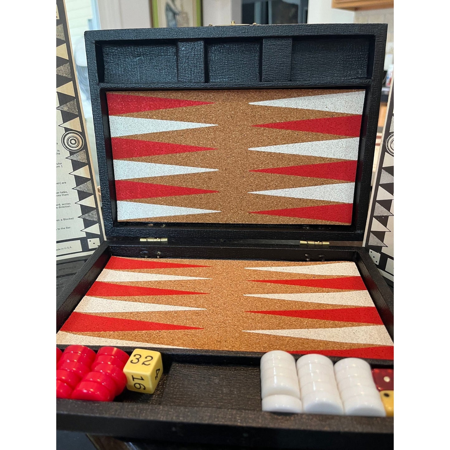 Vtg Royal Crisloid Plastics Backgammon Board White & Red Chips Backlite Dice and Die Two Sets Of Rules 9' x 6 1/2" Case