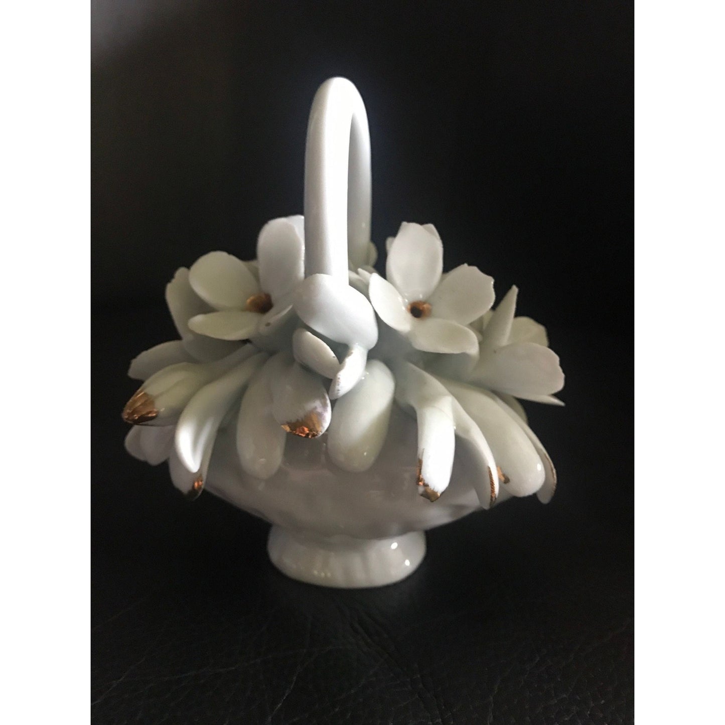 Vtg Capodimonte Aita White Flower Basket Handle Made In Italy Gold Accents N Ceramiche