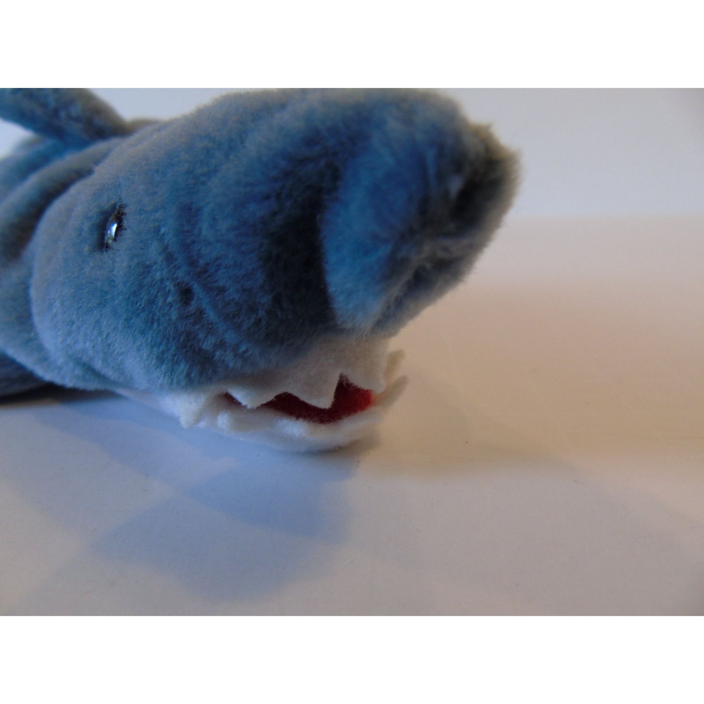 Ty Beanie Babies Crunch The Shark Birth Date 1-13-96 Style No. 4130