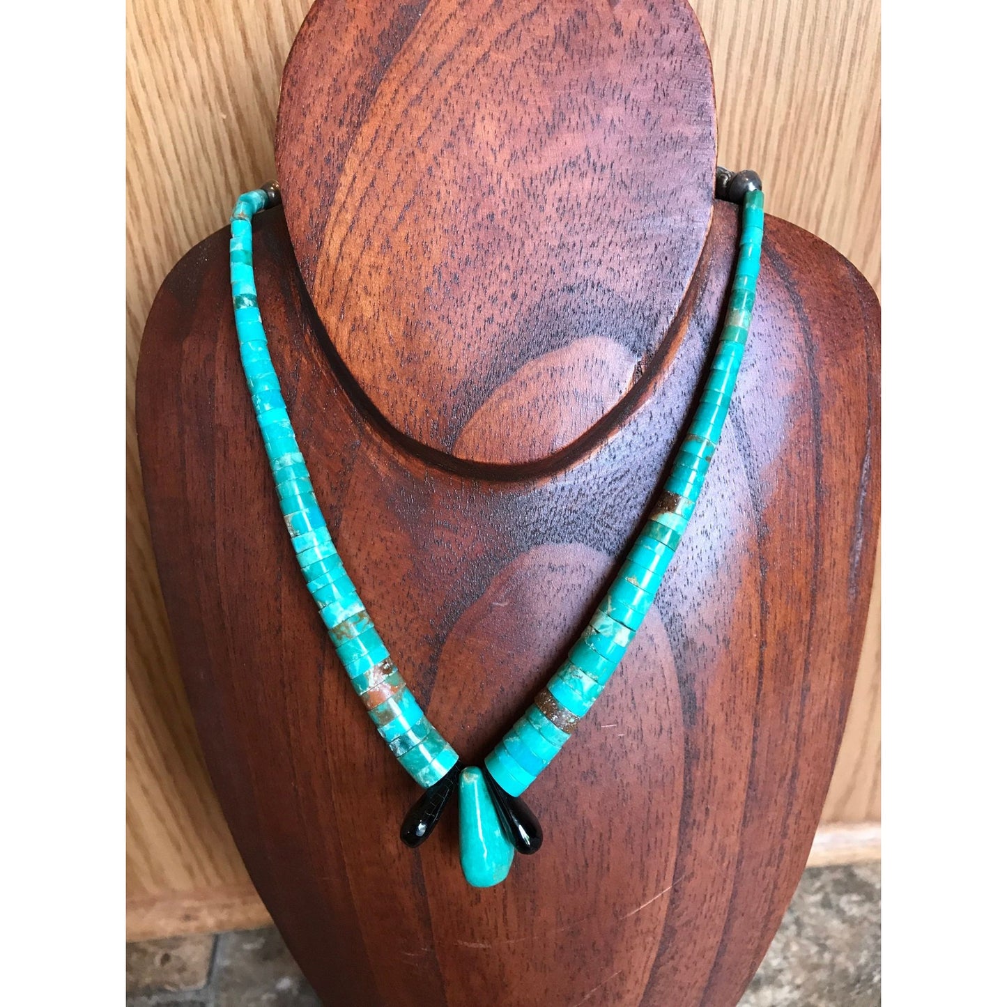 Vtg Necklace Graduated Turquoise & Shell With 2 Black Onyx And 1 Large Turquoise Drop Sterling Silver Spacers