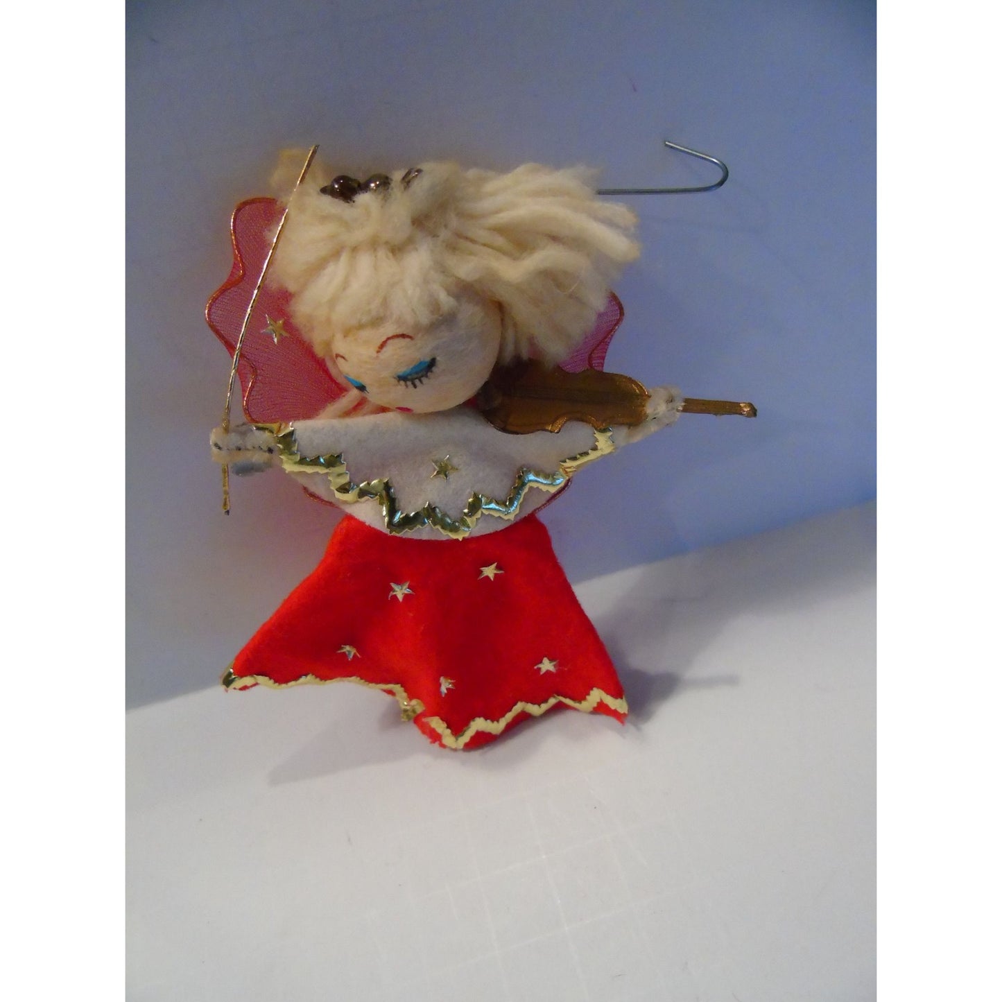 Vtg 1960's Red Gold Christmas Angel Playing The Violin With Halo Paper Label Made In Japan Ornament