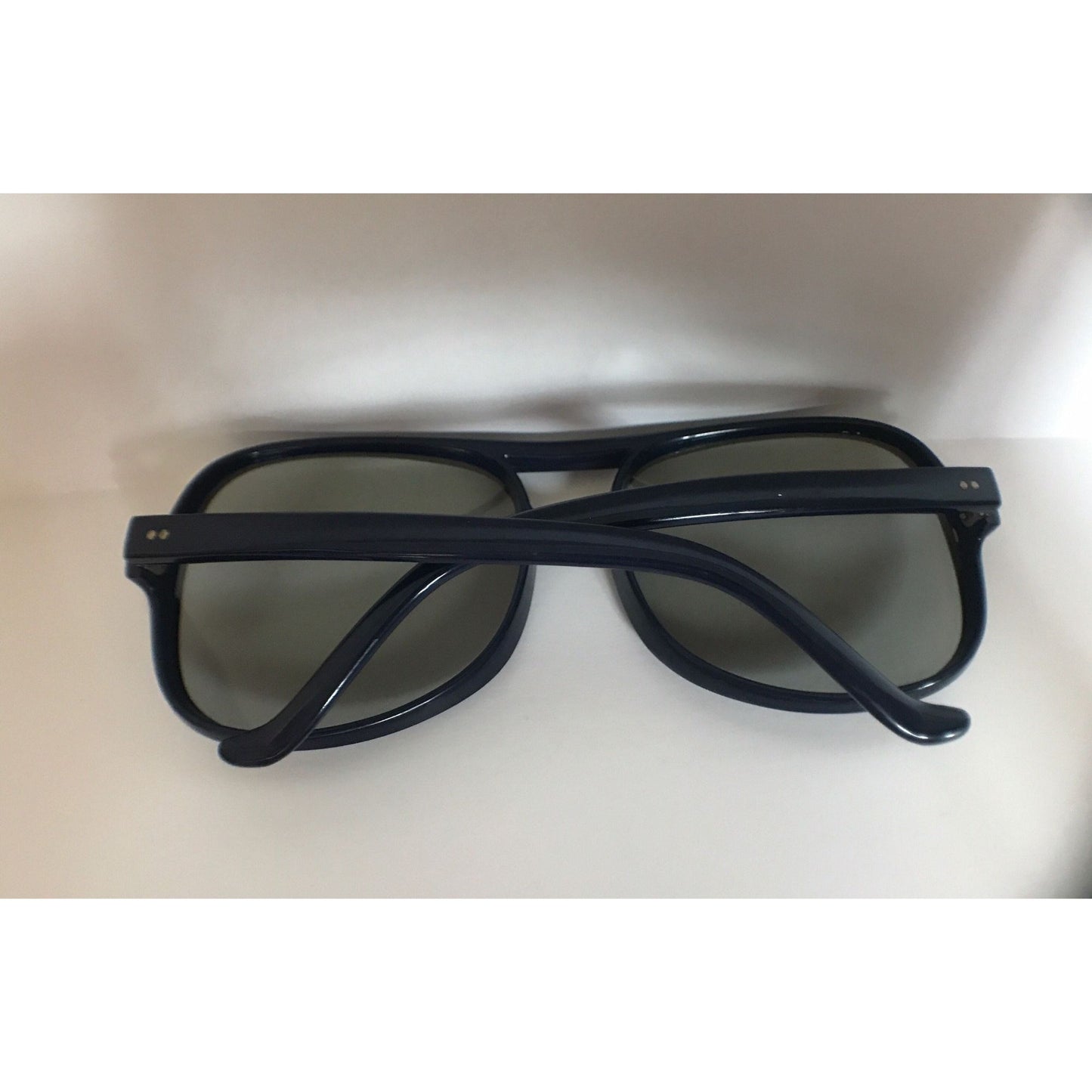 Vintage 1970’s Navy Blue Frames Polaroid Sun Glasses 8722 Made In France