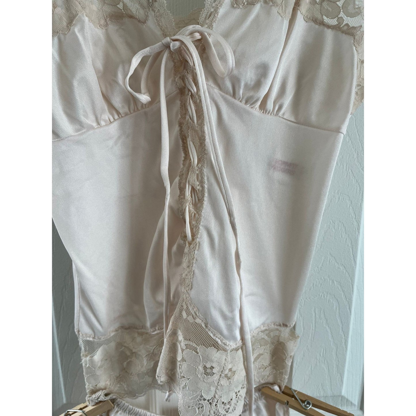 Vtg Formfit Rodgers Saks Fifth Avenue Silk 2 Piece Lingerie Lace Up Front Beige Lace Rosettes Camisole &  Shorts Size 4