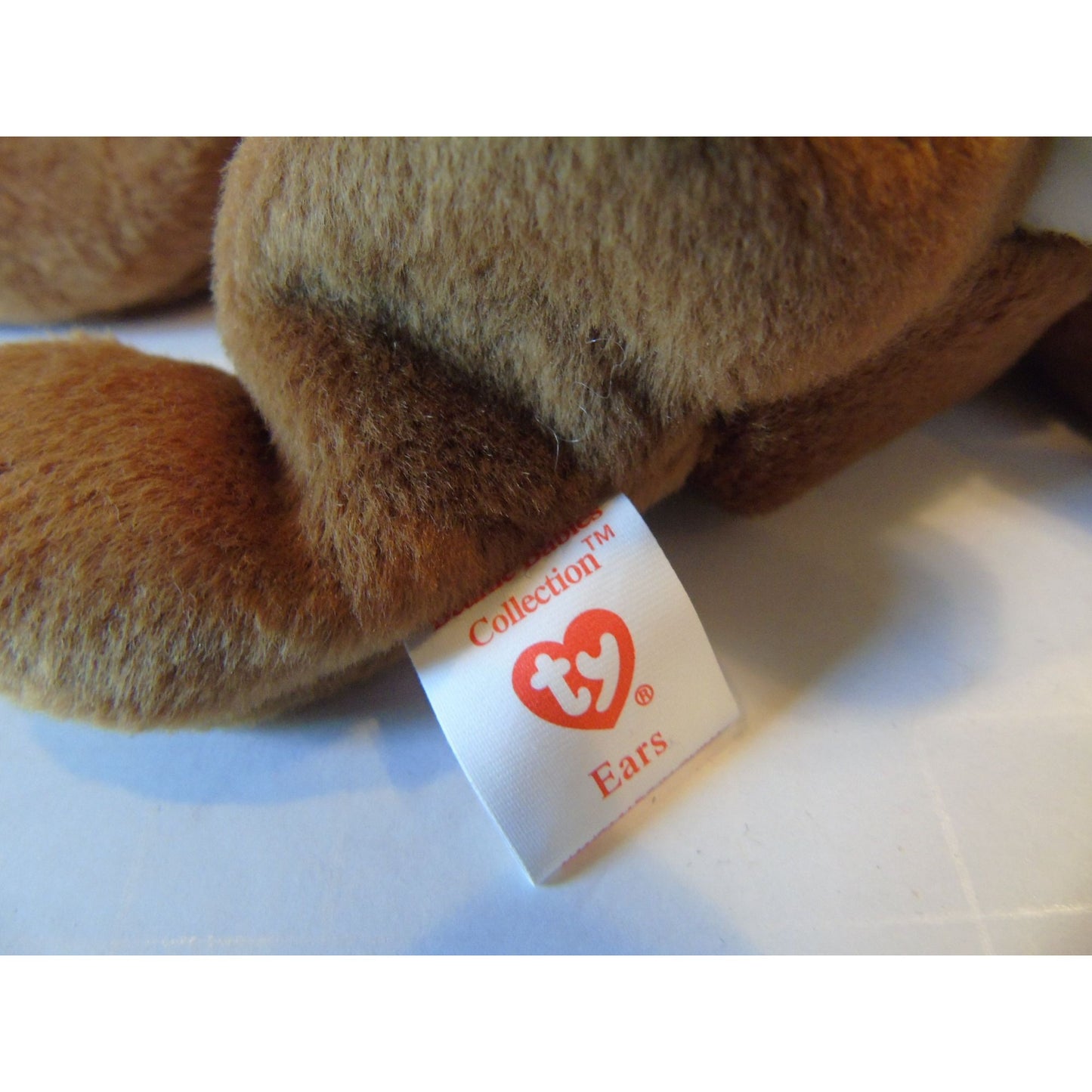 Ty Beanie Babies Ears The Bunny Rabbit Birth Date 6-18-96 Style No. 4018