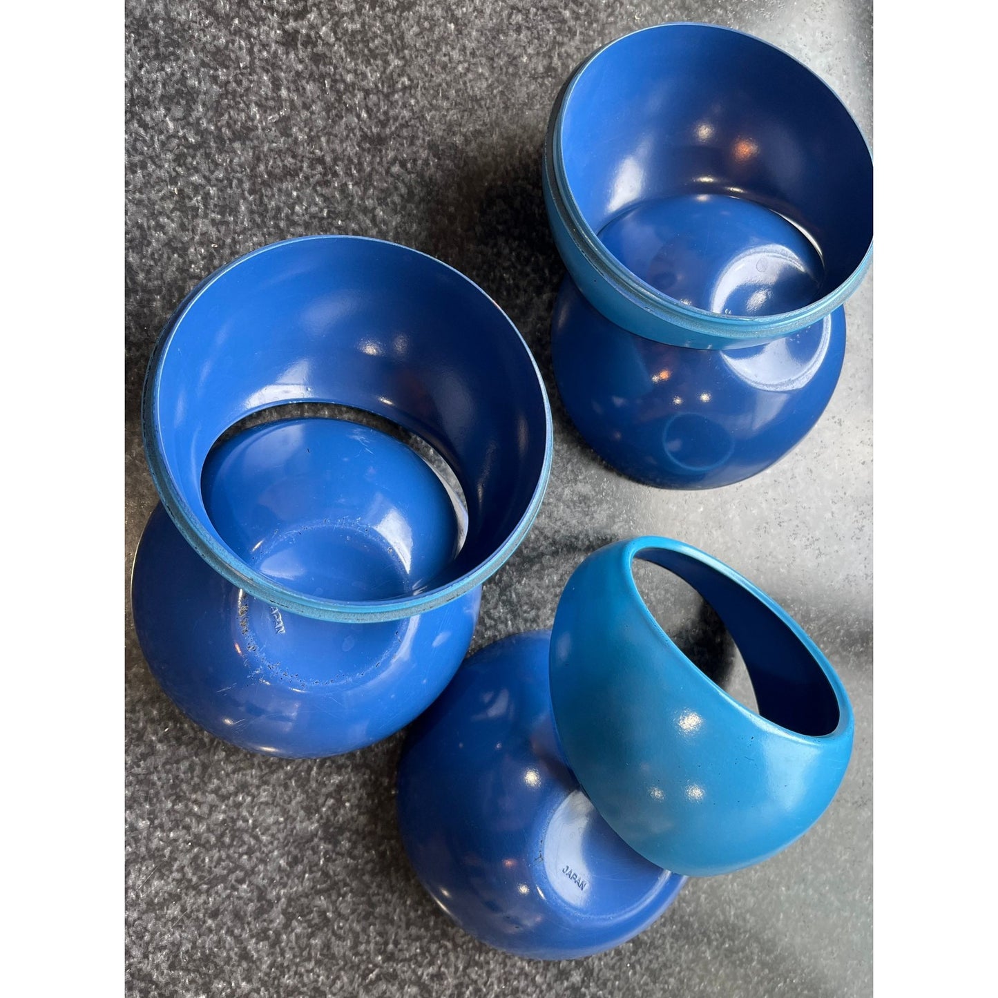 Vtg Three 1973 Pop Art Salad Bowls 2 Piece Screw Together Unique Design Two Tone Blue Made In Japan One Of A Kind