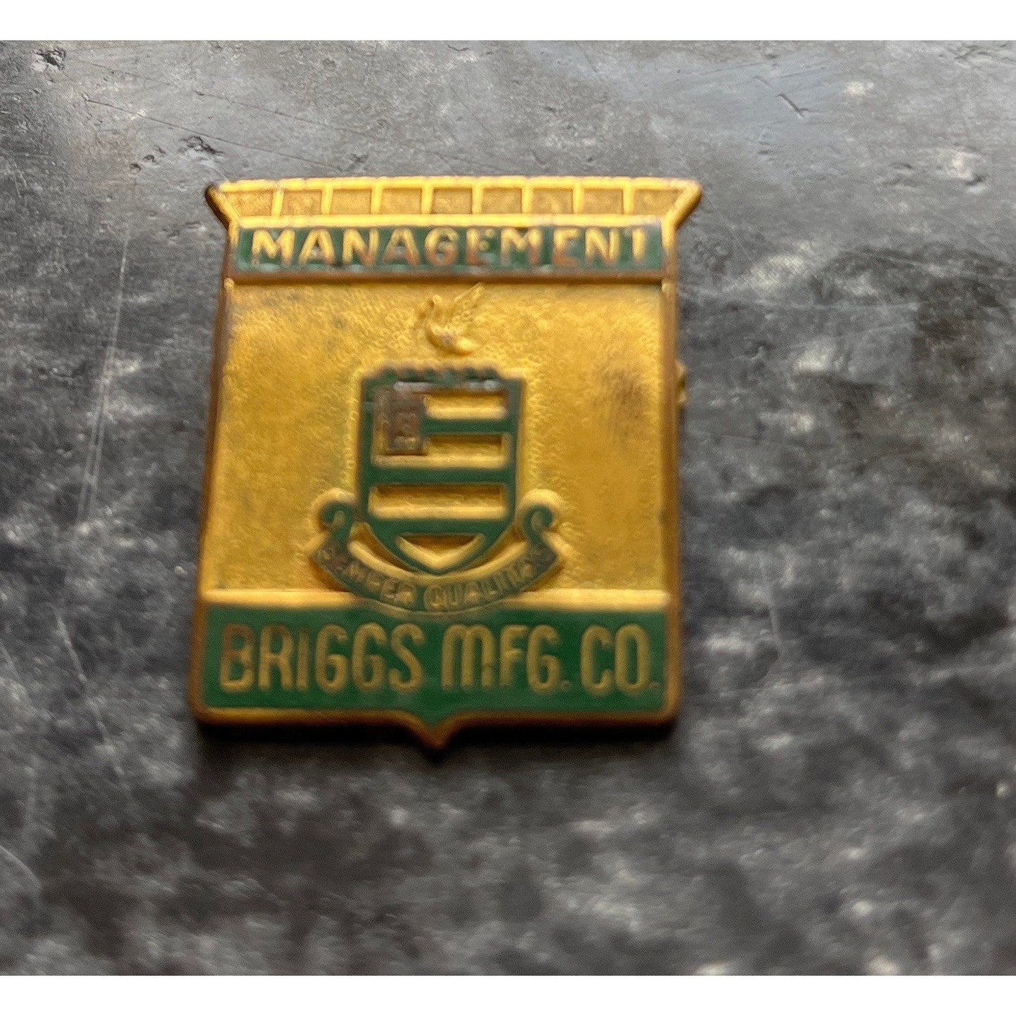 Vintage 1940's BRIGGS MFG CO. Managment Brass Pin Semper Qualitas 1" x 1"