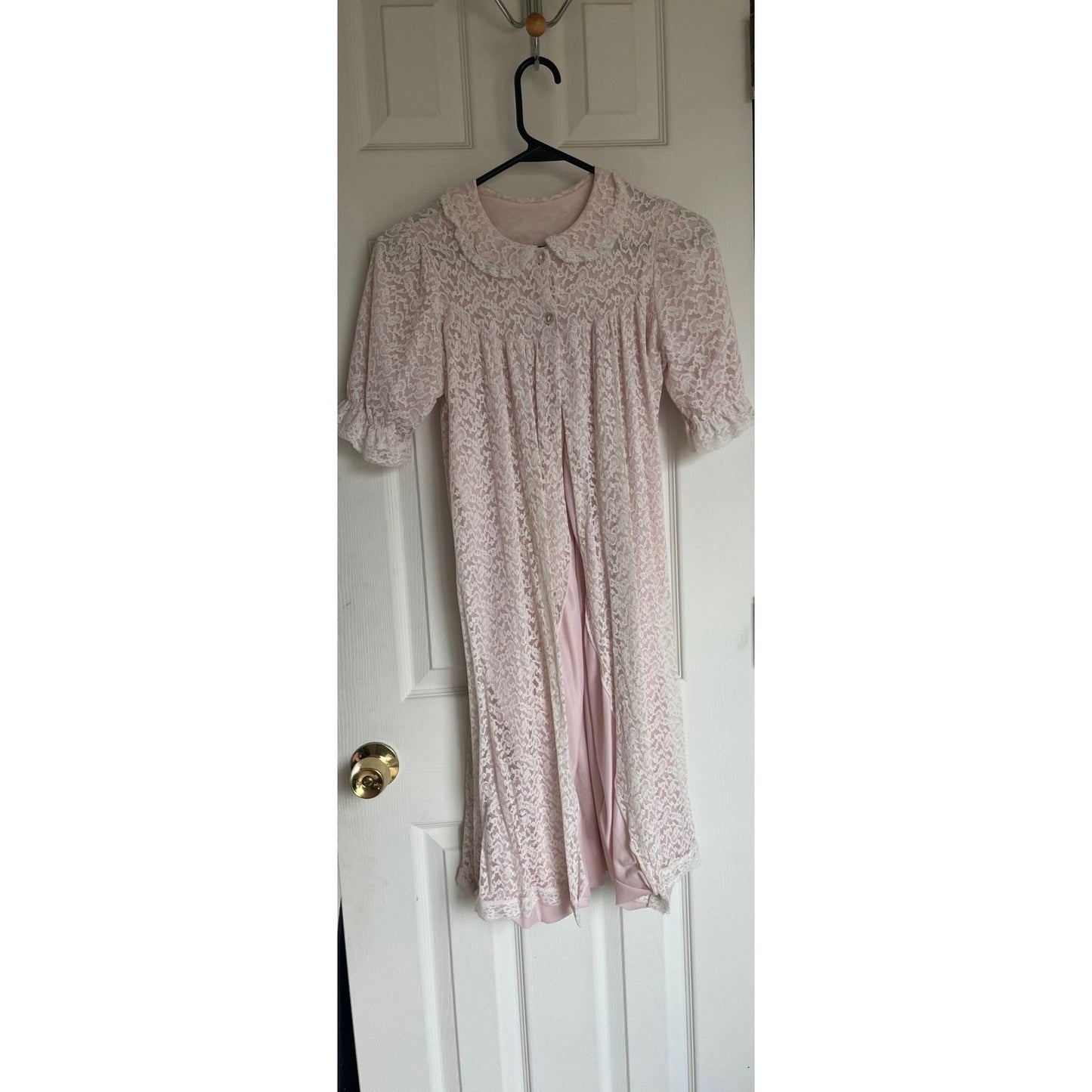 Vtg 1960's 2 Piece Ensemble Negligees Lingerie Pink & White Lace Nightgown With White Lace Robe Fully Lined In Pink  Size 10