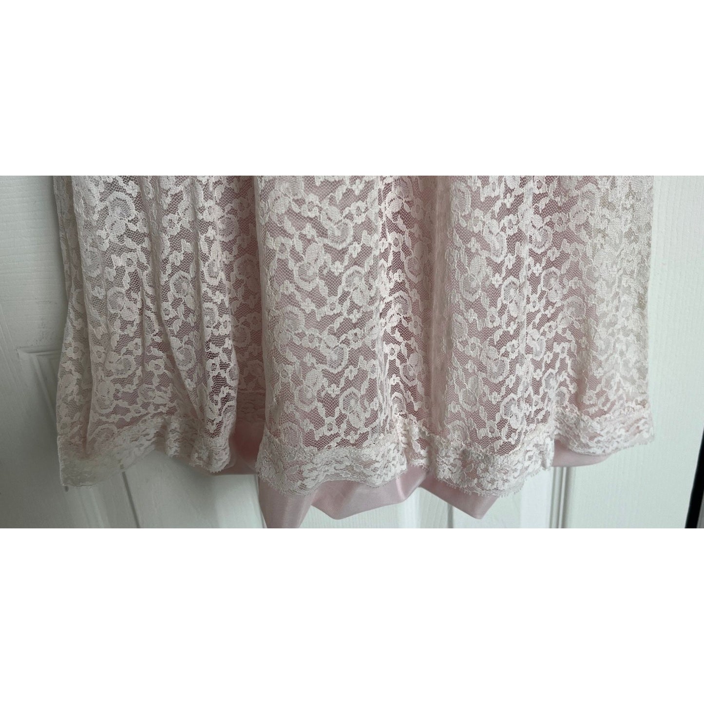 Vtg 1960's 2 Piece Ensemble Negligees Lingerie Pink & White Lace Nightgown With White Lace Robe Fully Lined In Pink  Size 10