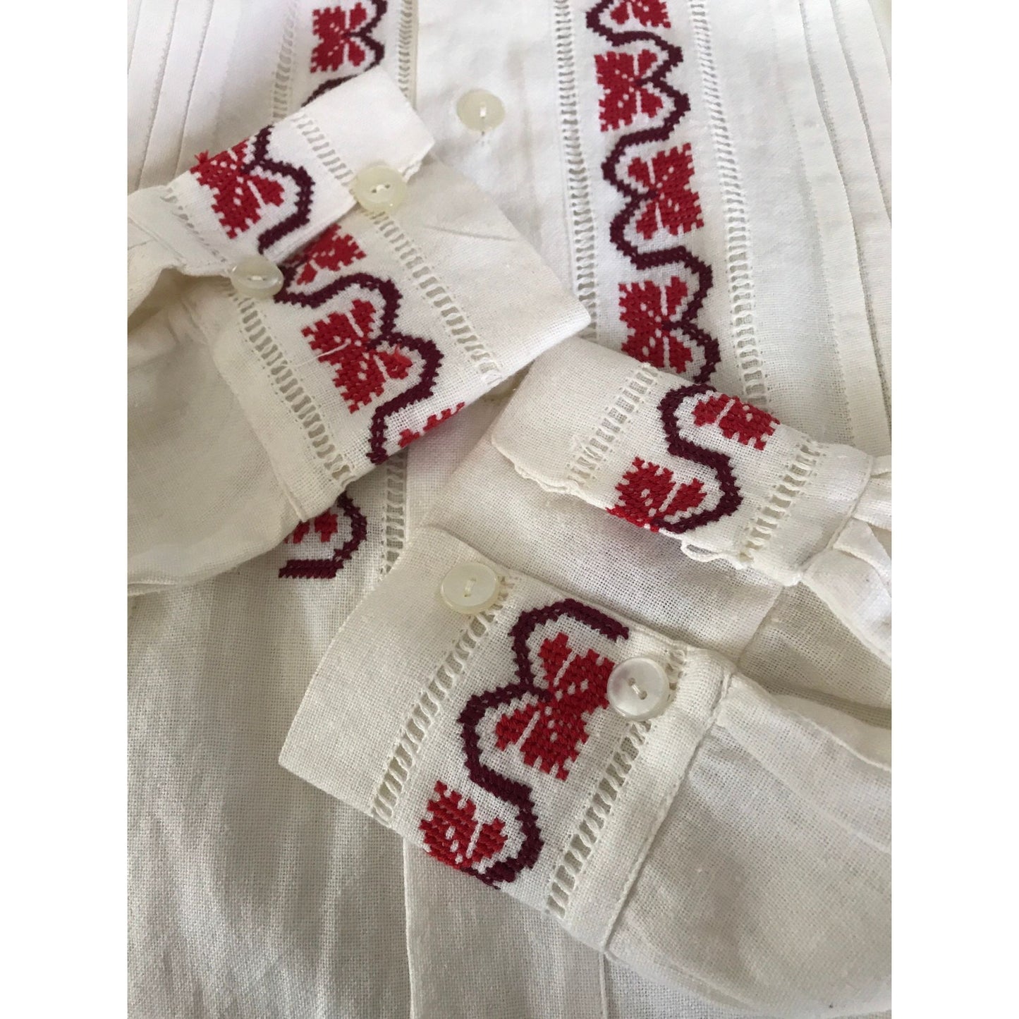 Vintage 1975 Men’s Handmade Romanian Red Purple Embroidered Pleated Shirt White Cotton L Button Down