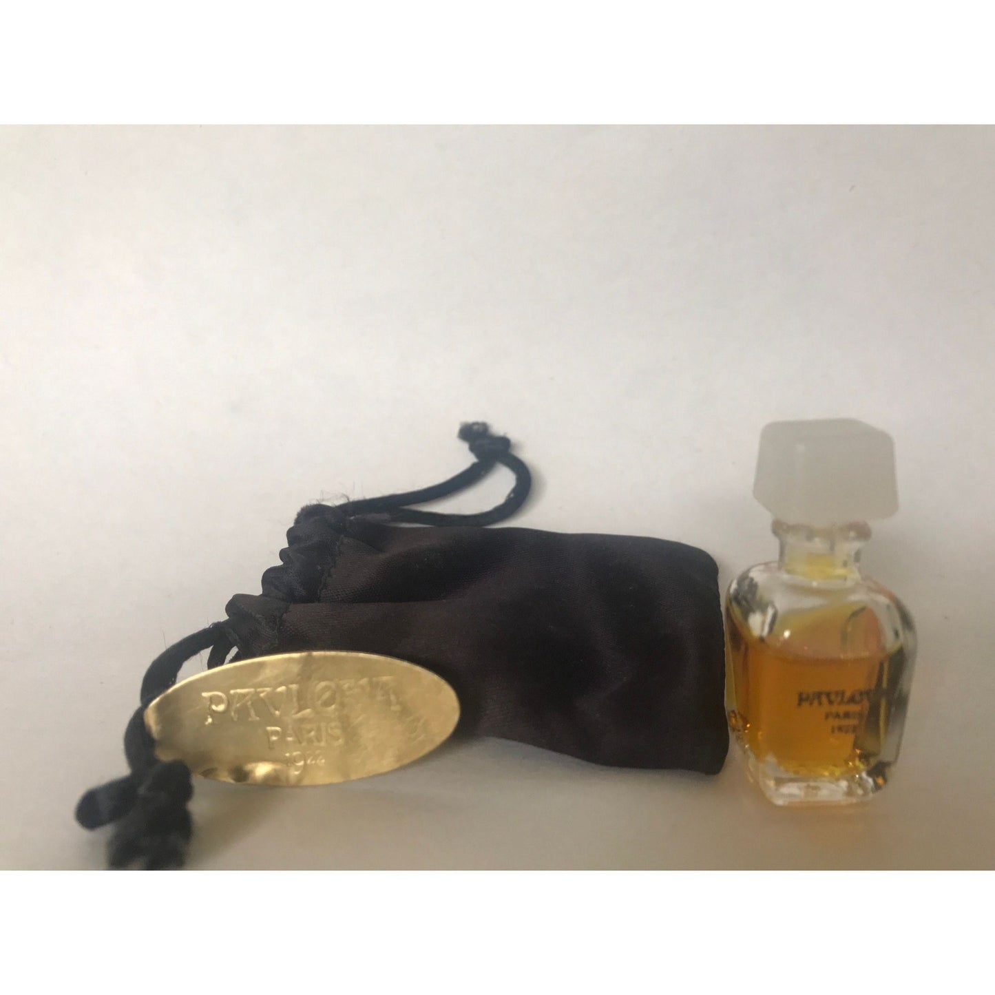 Vintage Pavlova Paris 1922 Cantilène (1976) PARFUM miniature 2 ml Gold Label In Mini Black Satin Sac