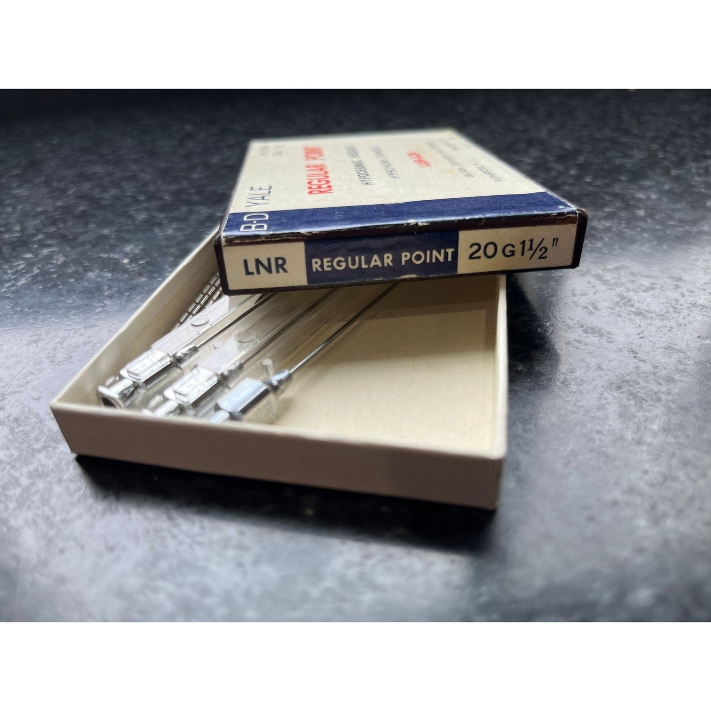 Vintage Box B-D Yale Hypodermic Needles LNR 20 G 1 1/2" 4 Hypodermic Needles