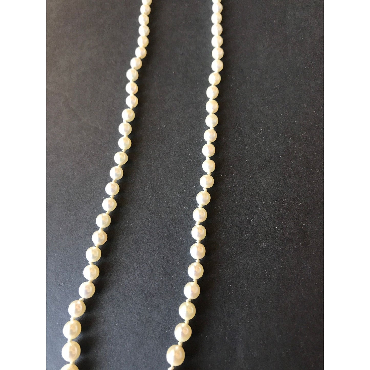 Classic Vintage Graduated Cultured Pearl Necklace With 14 Karat White Gold Clasp