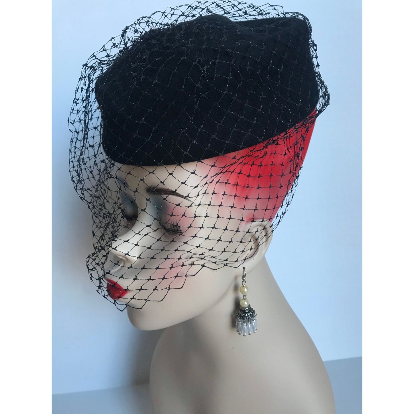 Vtg 1970's Fabini New York Peachfelt 100% Wool Made in USA Black Pill Box Hat With Netting