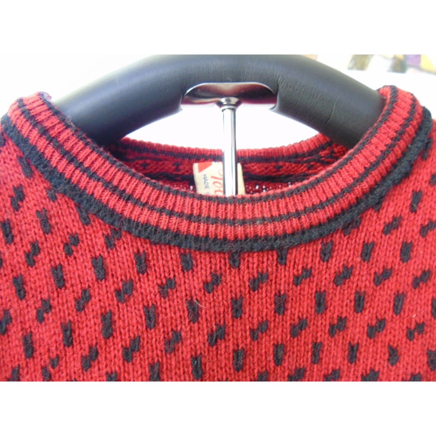 Vintage Men’s Designer Sweater ROLAND Made In Norway 100% Wool Red Black M