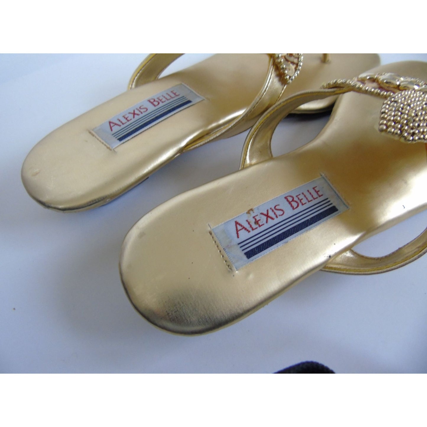 Alesis Belle Gold Women's Sandal Shape Of A Leaf Pattern Beaded Sequins Size 7 Vintage