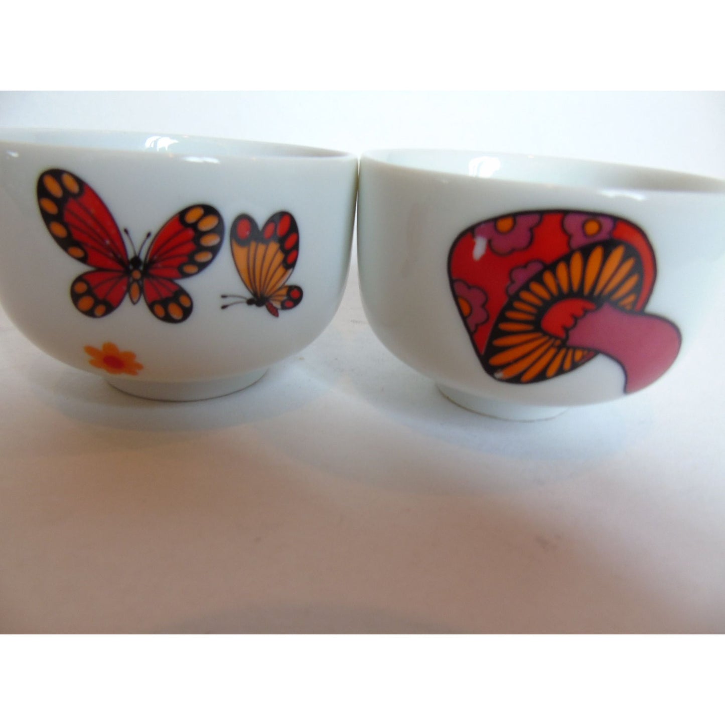 Vtg Pair Of 1960's White Red Orange Serving Bowls Mushroom Butterflies Flowers Psychedelic