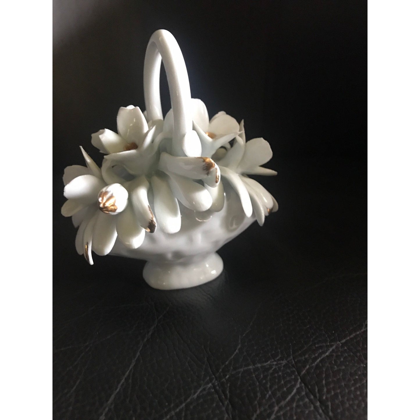 Vtg Capodimonte Aita White Flower Basket Handle Made In Italy Gold Accents N Ceramiche