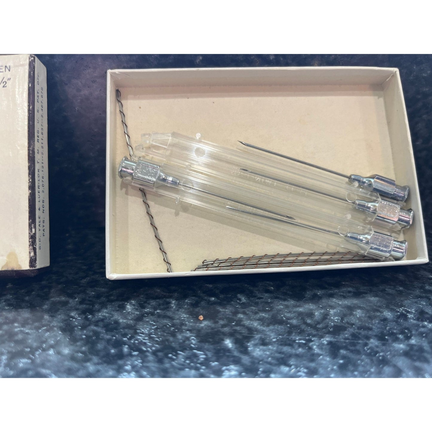 Vintage Box B-D Yale Hypodermic Needles LNR 20 G 1 1/2" 4 Hypodermic Needles