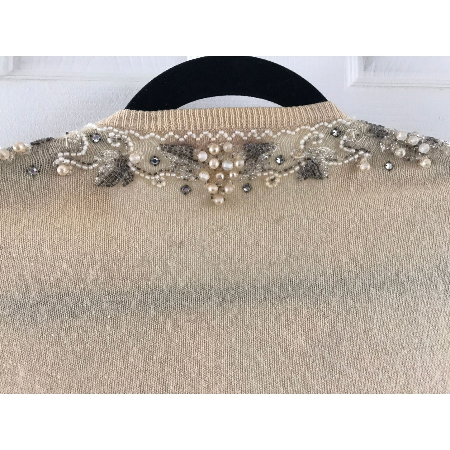 Vtg Hogg Of Hawick Beige Sweater With Heavy Floral Beading 100% Pure Cashmere Made In Scotland Three Bead Buttons