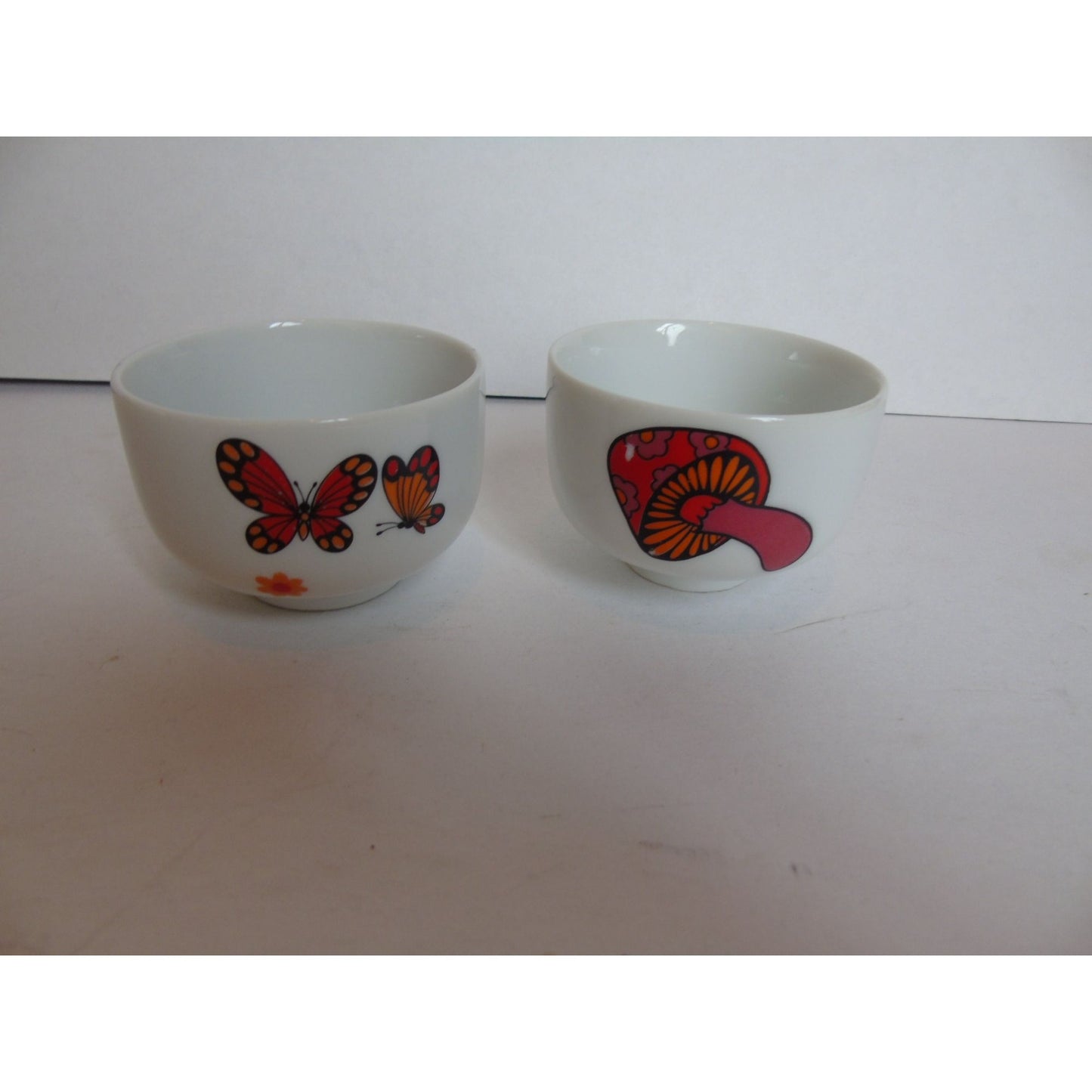 Vtg Pair Of 1960's White Red Orange Serving Bowls Mushroom Butterflies Flowers Psychedelic