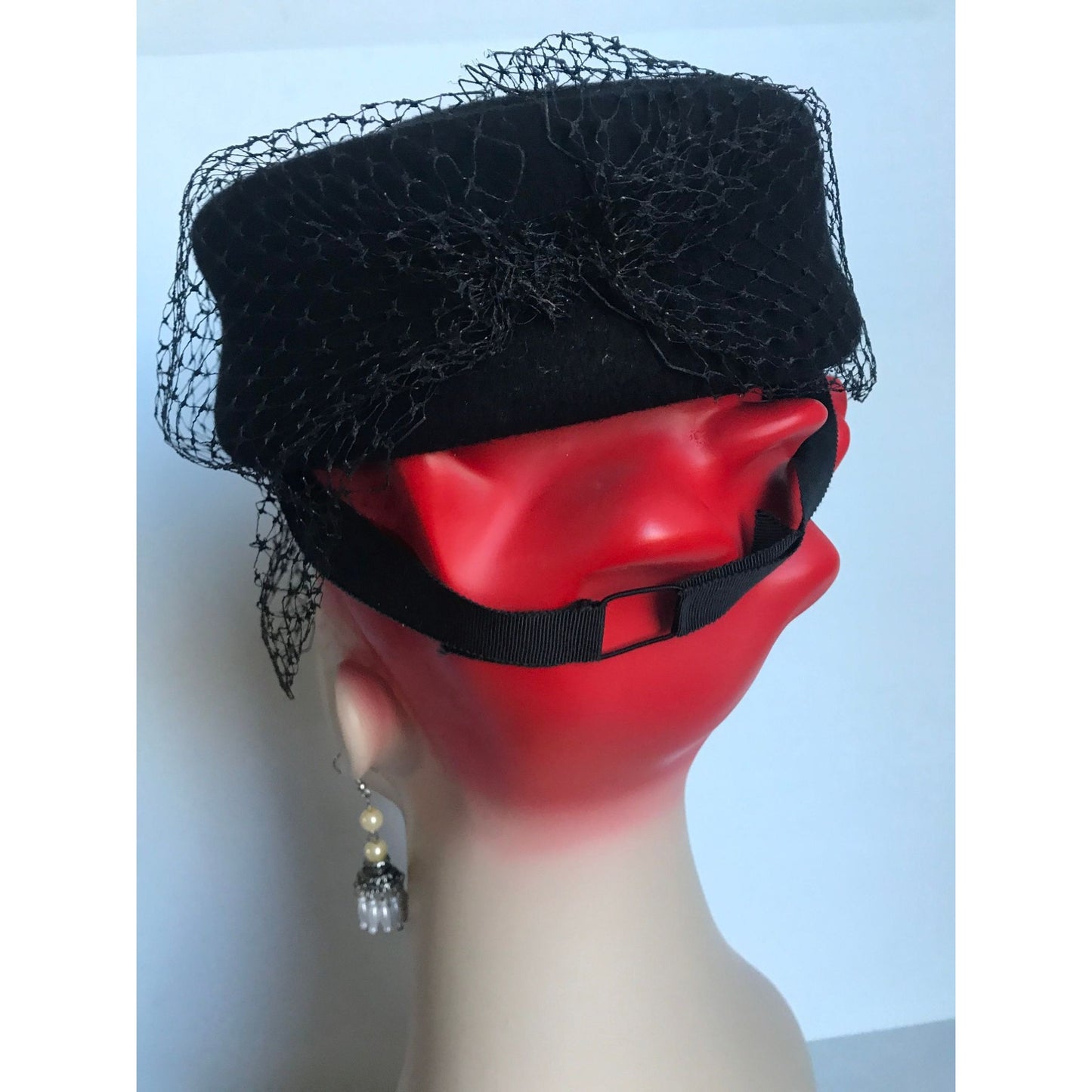 Vtg 1970's Fabini New York Peachfelt 100% Wool Made in USA Black Pill Box Hat With Netting