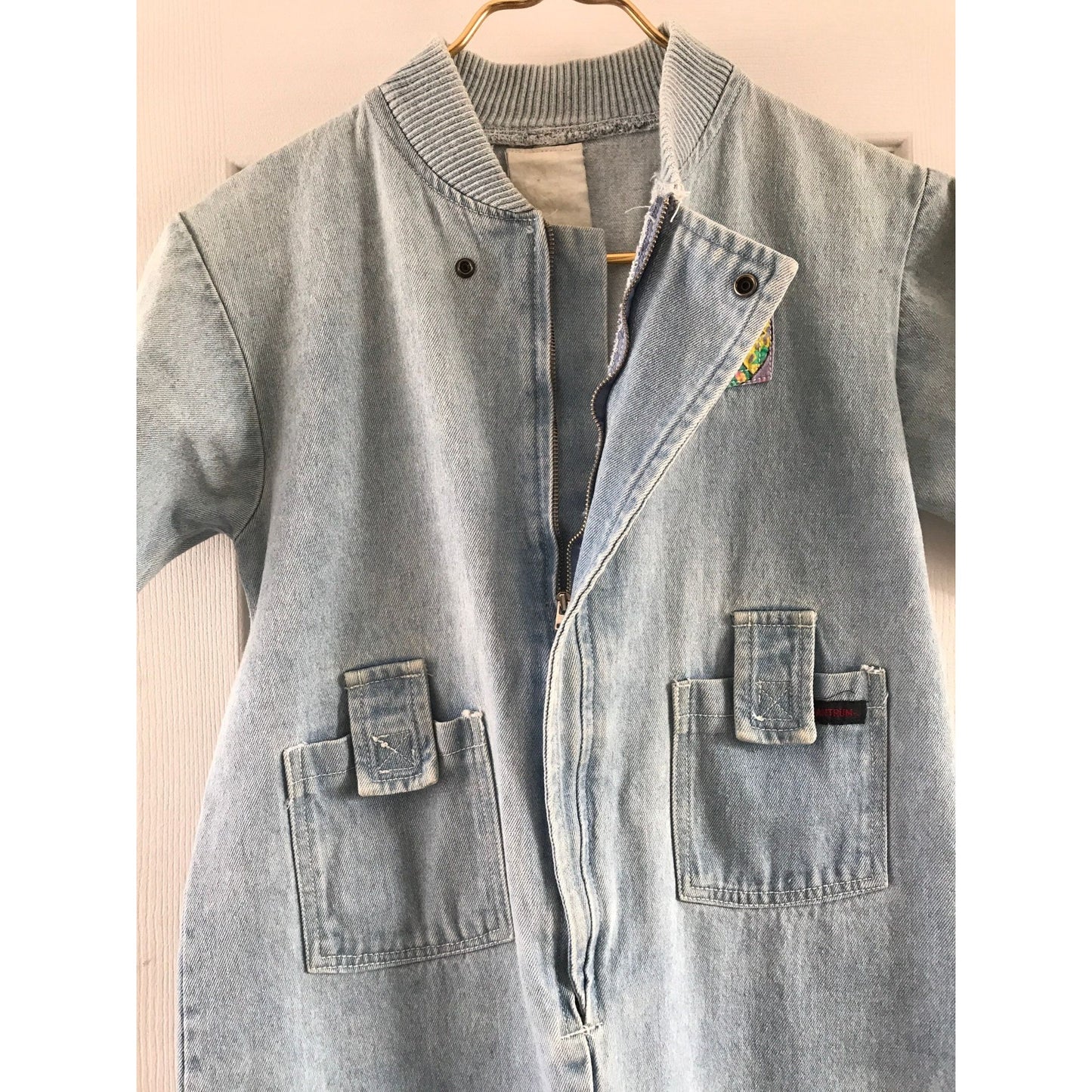 Vtg Women's 1970's Tantrum Blue Denim Jumpsuit With Jersey Ribbed Collar Cute Patches Size Small