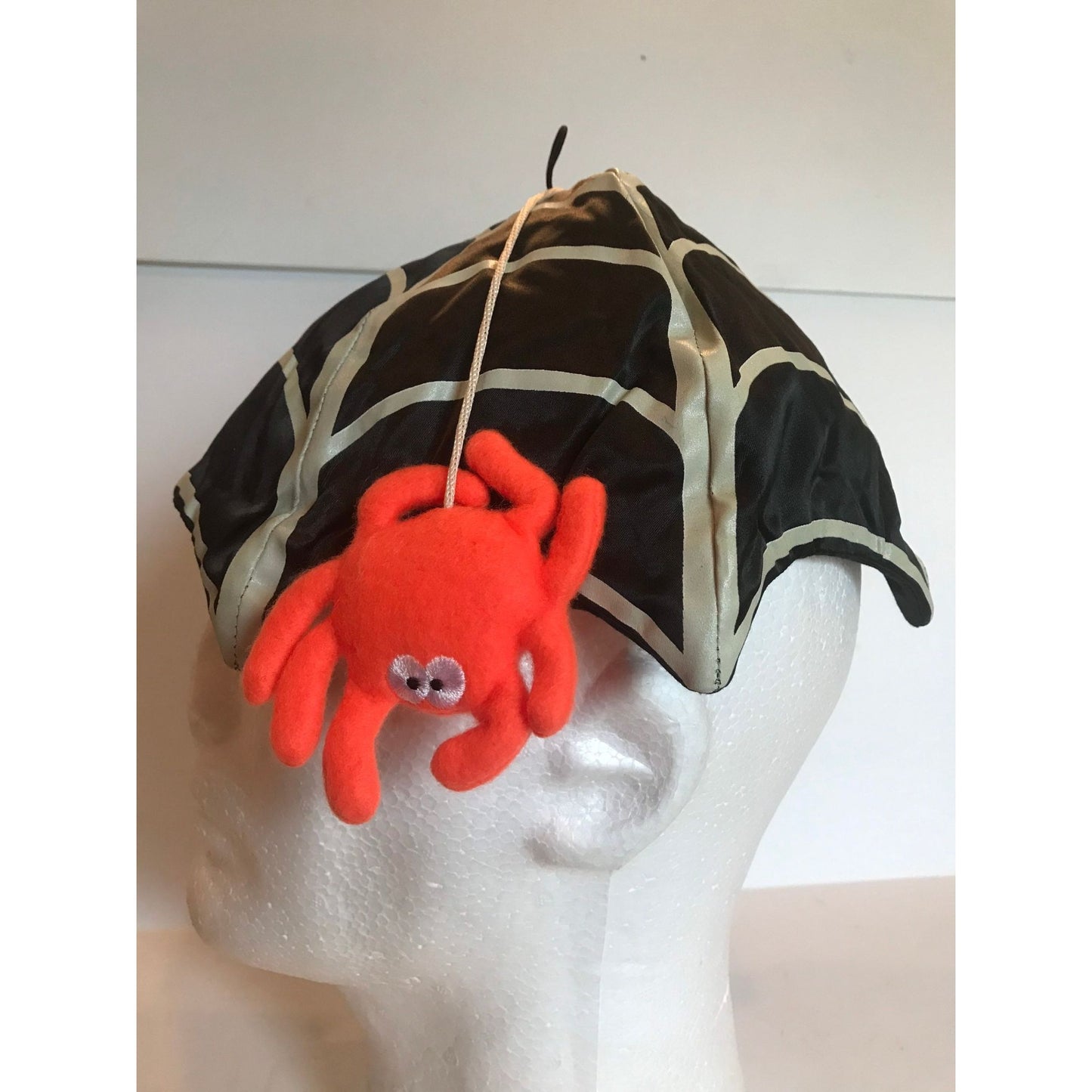 Vintage 1988 Hallmark Cards Halloweenie Beanies Spider Web & Spider Hat NWOT