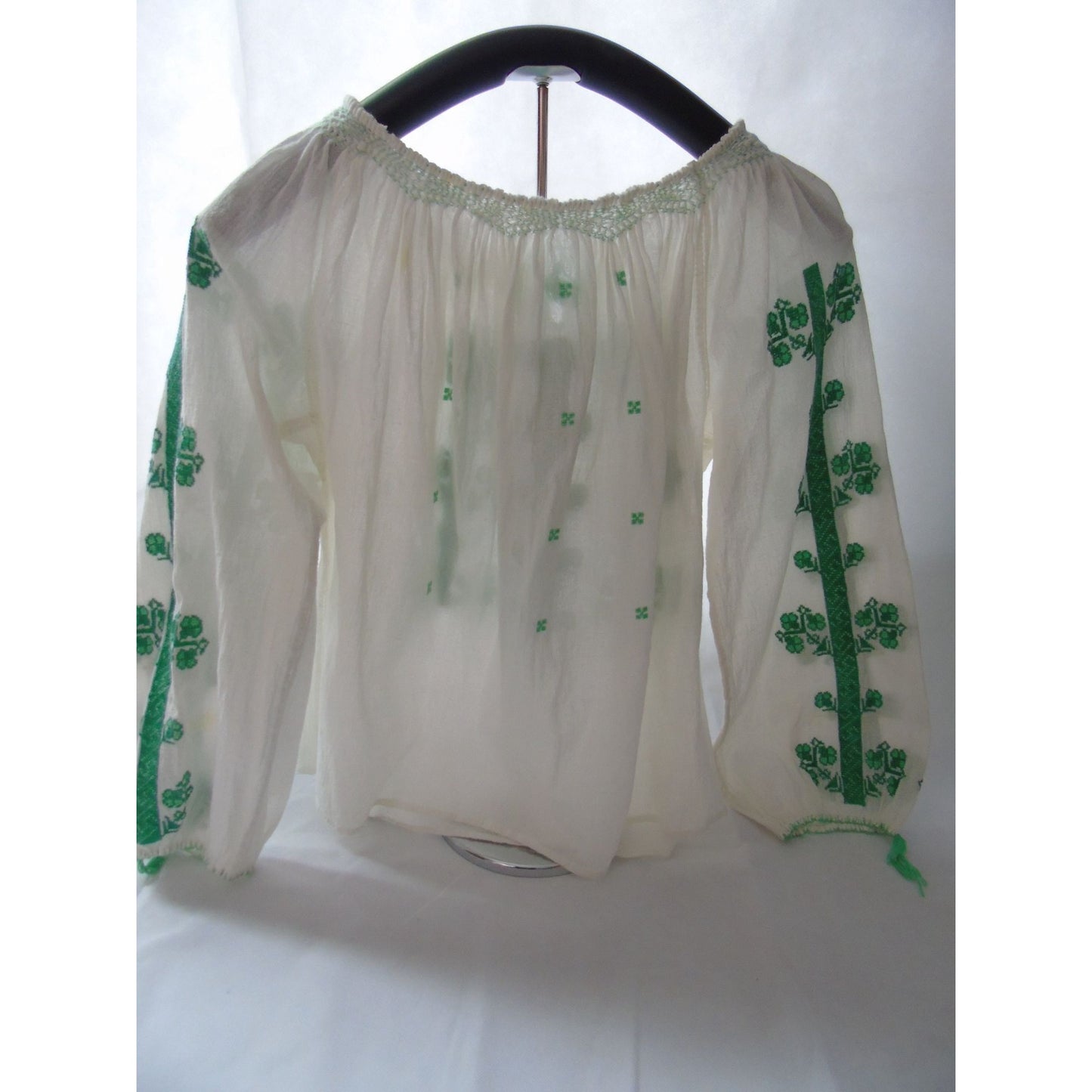 Vintage 1975  Women’s Handmade Romanian Embroidered Blouse Green & White Cotton S