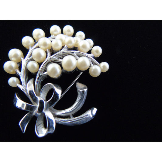 Vintage Trifari Brooch Silver Tone Bouquet With Bow And Pearls Signed