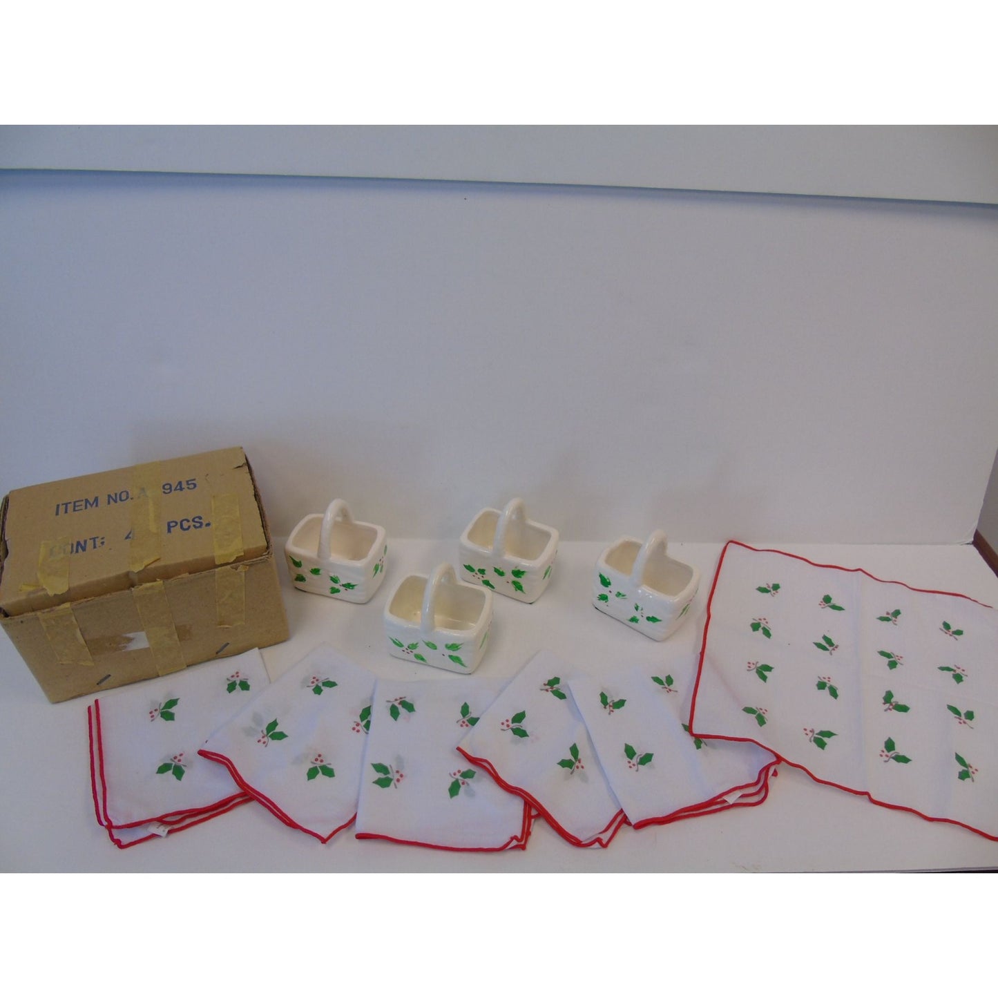 Vintage Four Holly Ceramic Mini Baskets With Six Holly Cocktail Napkins New In Box