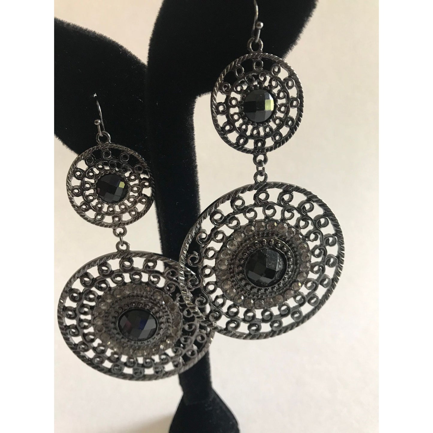 Vintage Double Black Filigree Circle Pierced Wire Dangle Earrings Black Cabochons