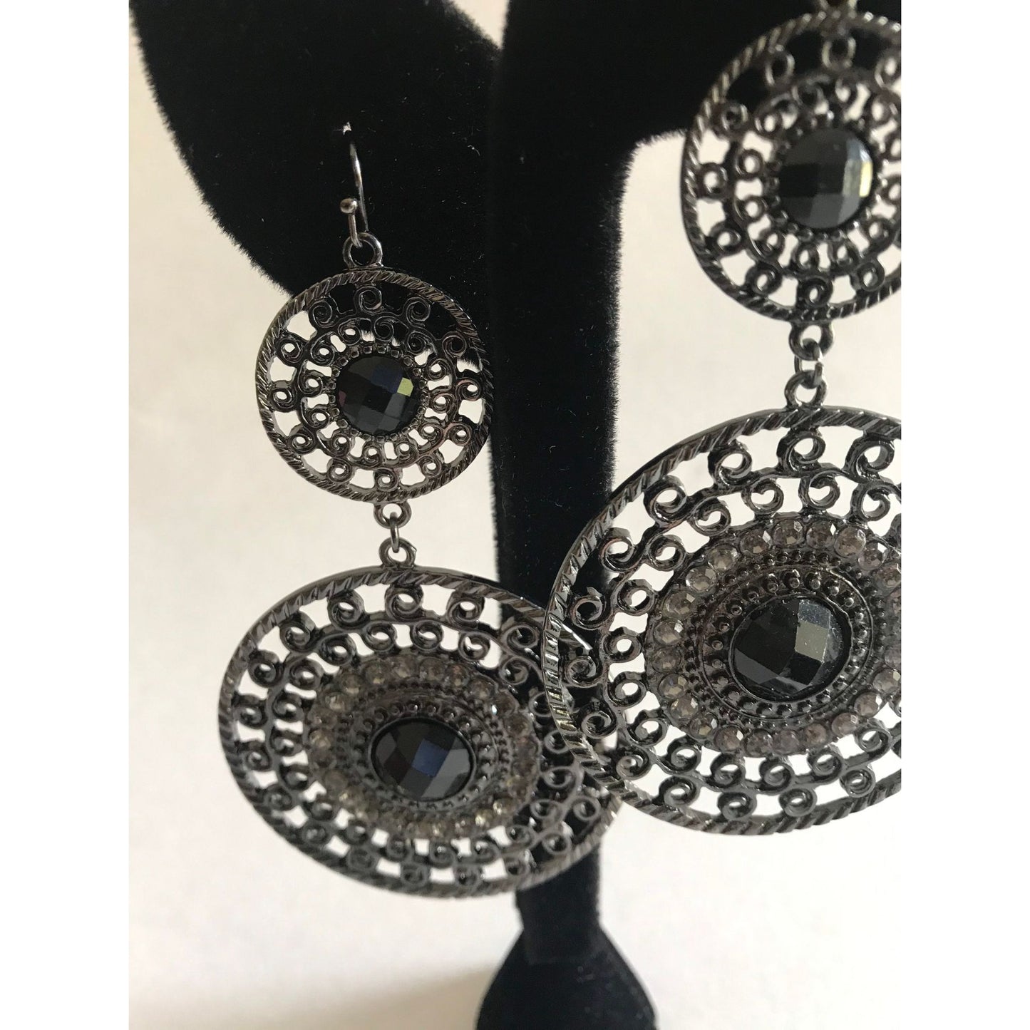 Vintage Double Black Filigree Circle Pierced Wire Dangle Earrings Black Cabochons