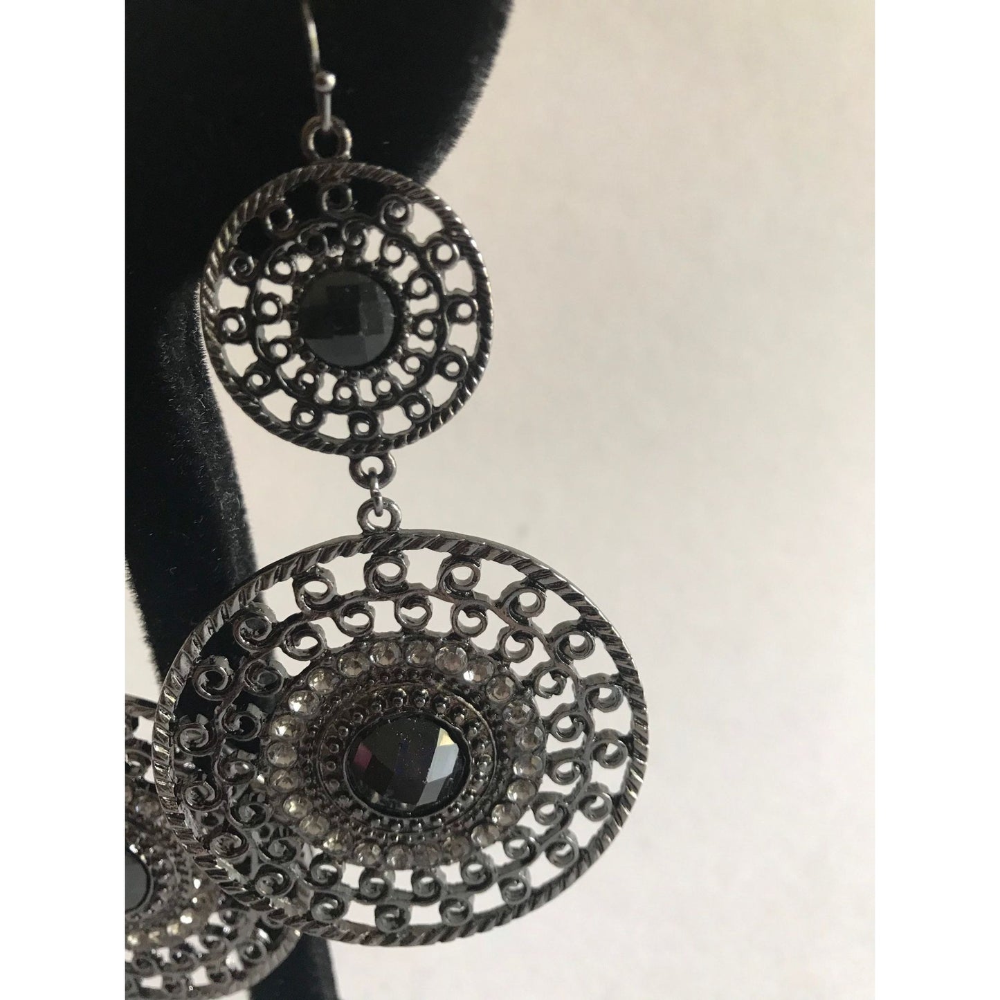 Vintage Double Black Filigree Circle Pierced Wire Dangle Earrings Black Cabochons