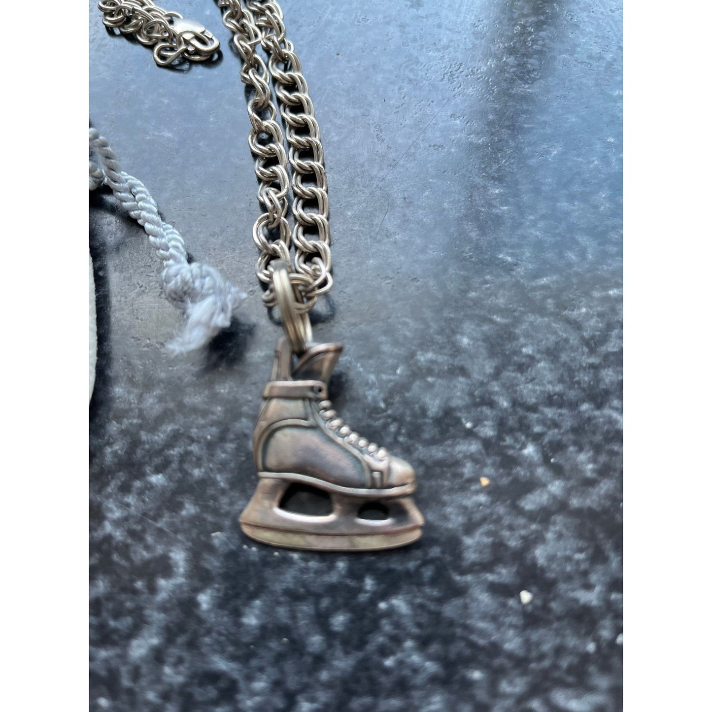 Vtg Silver Tone Hockey Skate Charm Necklace Total 38kg 10" Long With Double Circle Chain Bear Claw Clasp