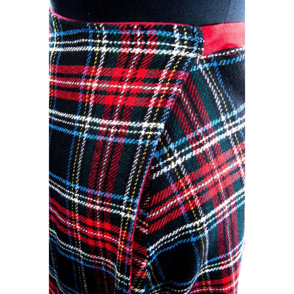 Vintage 1960’s Skirt Women’s Wrap Around Reversible Plaid Red Large 100% Wool