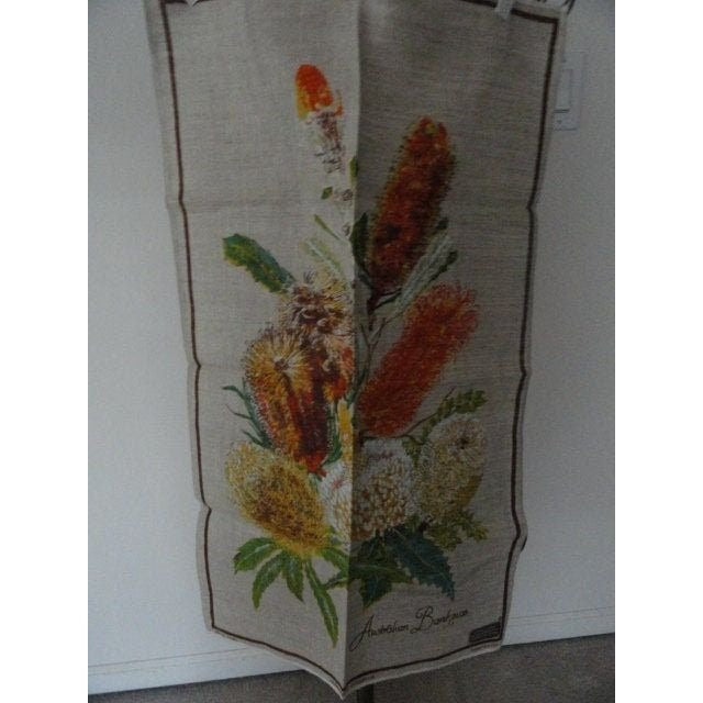 Vtg 1970's Australian Banhsias Flower Tea Towel Wall Hanging All Pure Linen Designed In Australia Made In Poland Hand Printed NWT