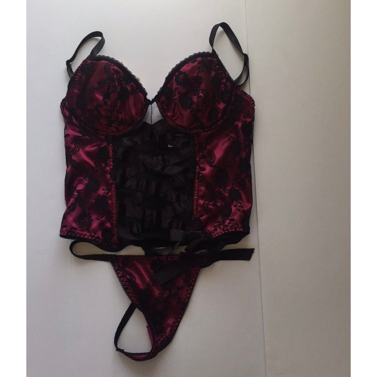 Vtg Native Intimates Coreset & Thong Lingerie Black Maroon Lace Black Ribbon Front Size 34B Adjustable Straps