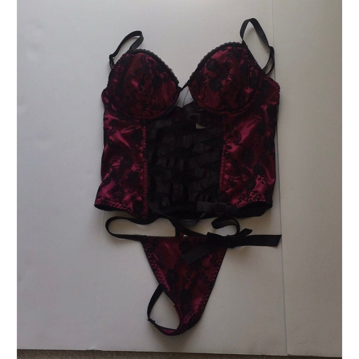 Vtg Native Intimates Coreset & Thong Lingerie Black Maroon Lace Black Ribbon Front Size 34B Adjustable Straps