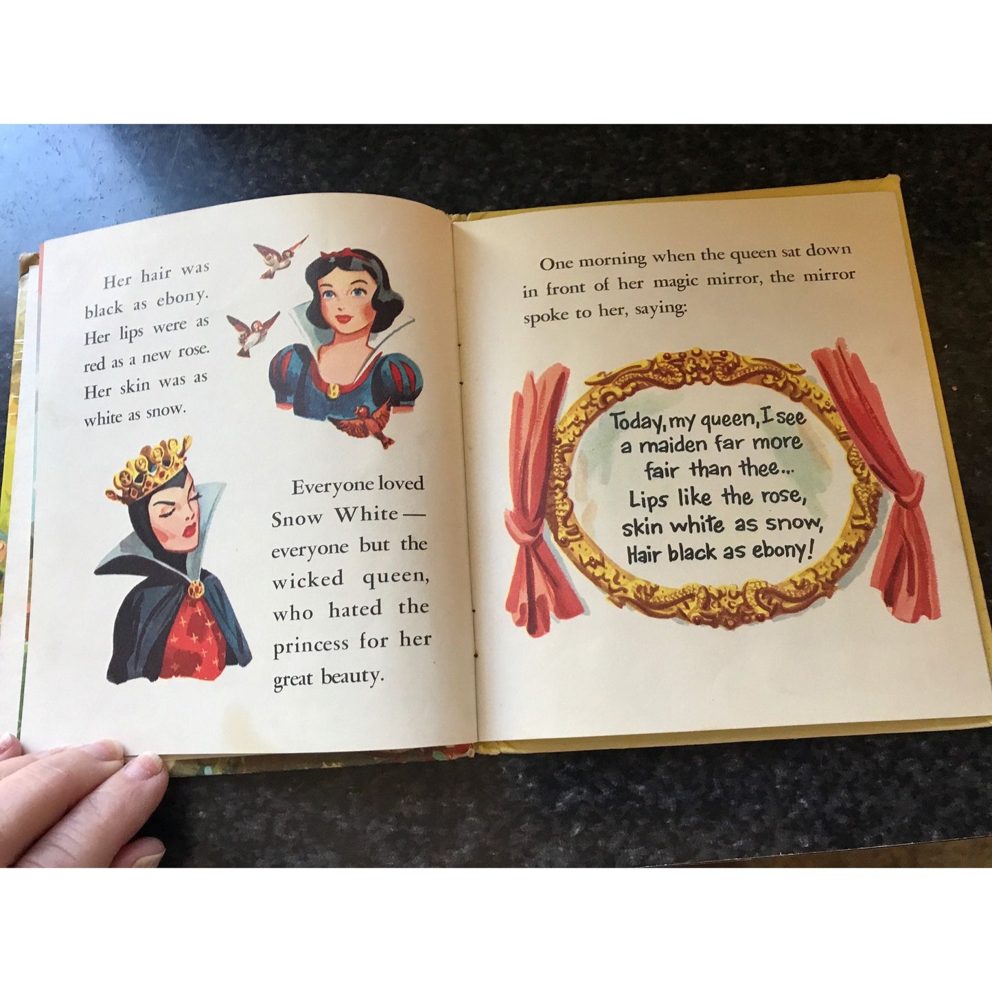 Vtg 1957 Walt Disney's Snow White and the Seven Dwarfs Whitman Tell a Tale Book Nursery Disney Princess