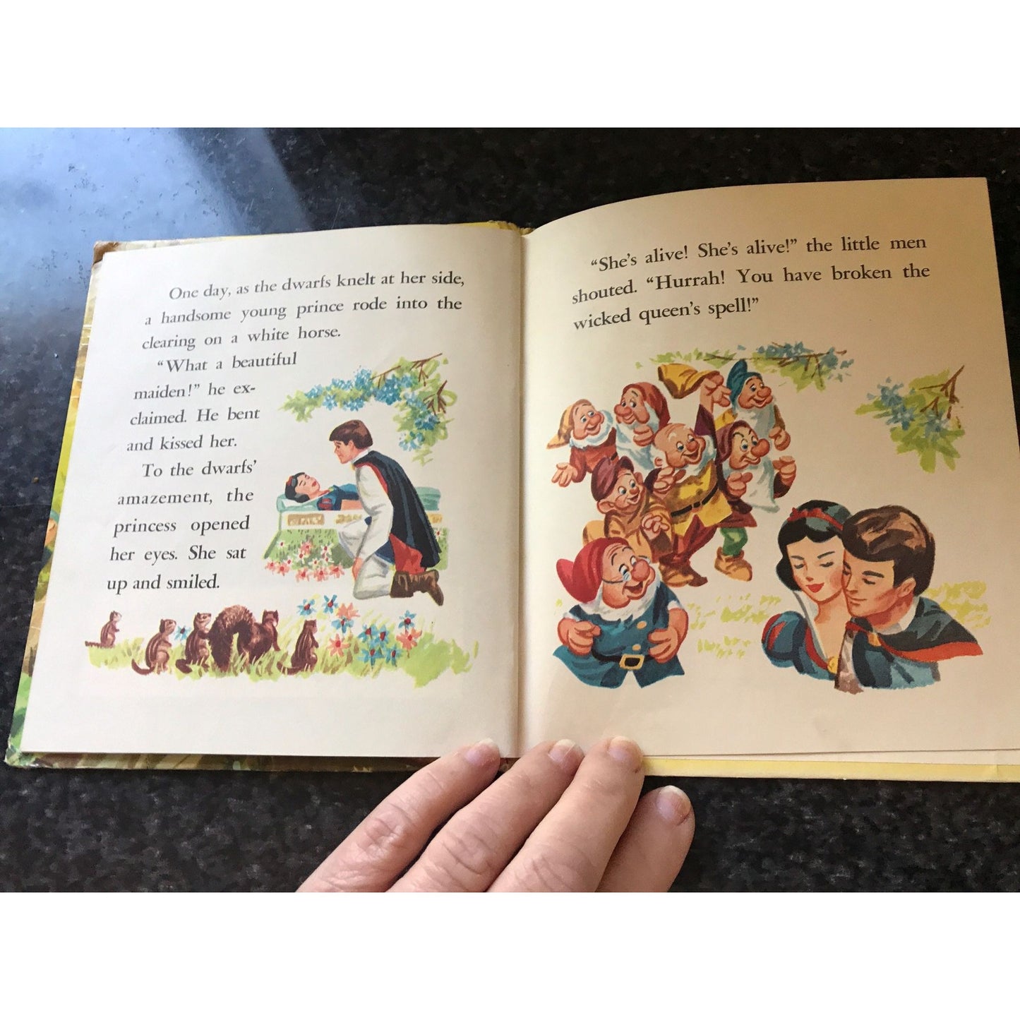 Vtg 1957 Walt Disney's Snow White and the Seven Dwarfs Whitman Tell a Tale Book Nursery Disney Princess