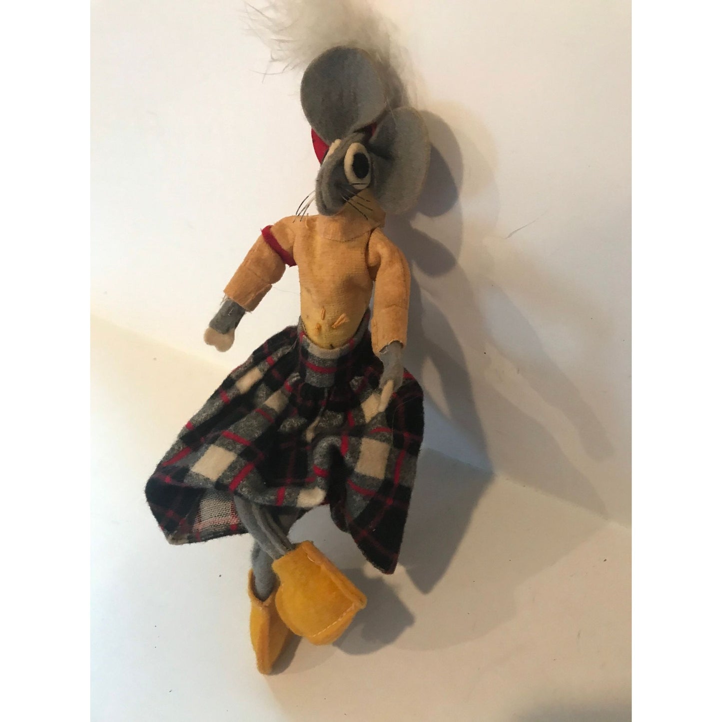 Vtg 1950's Wire Body Felt Mouse Doll Handmade White Feather In Red Felt Hat Plaid Skirt Tail Whiskers